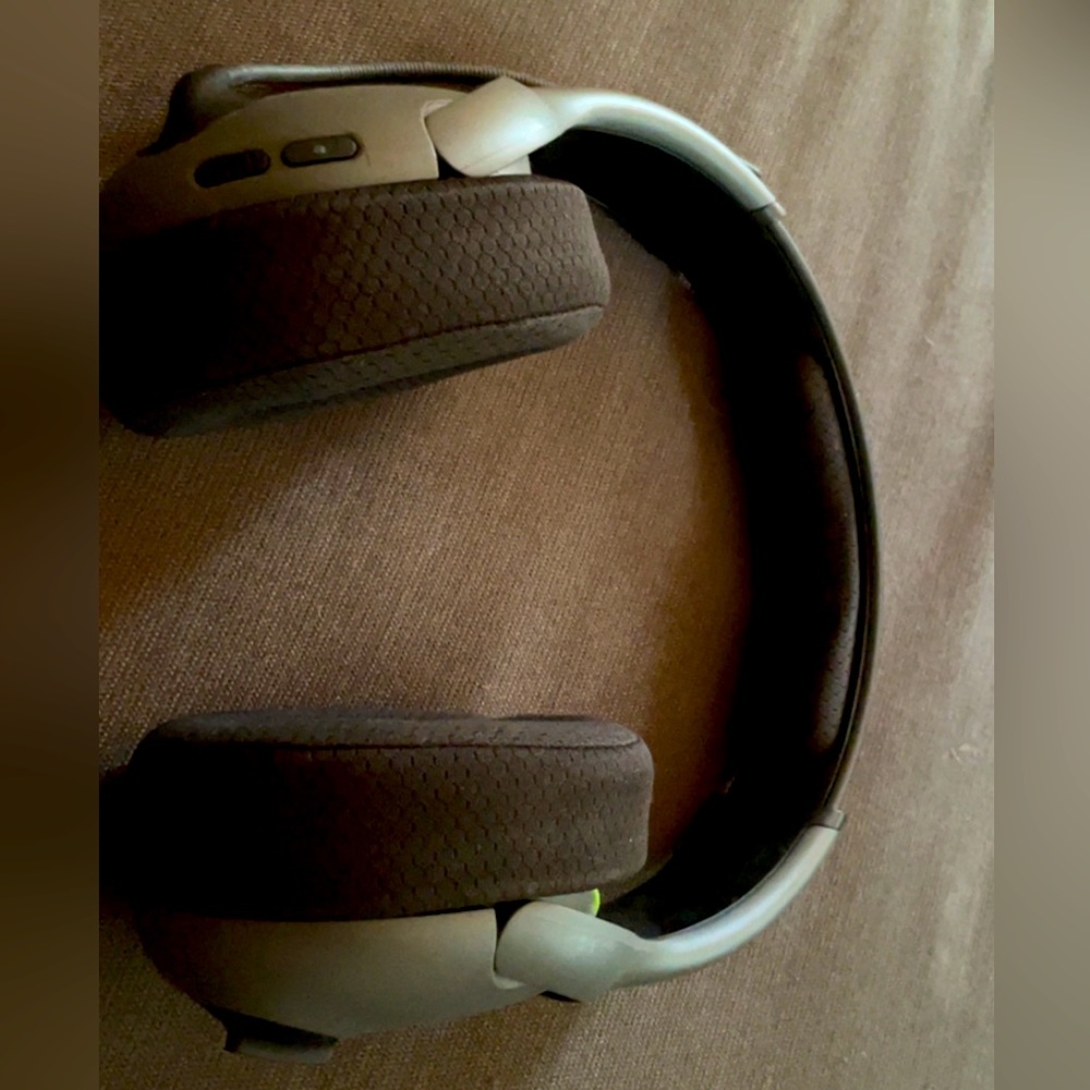 Turtle beach chord less  gaming headset